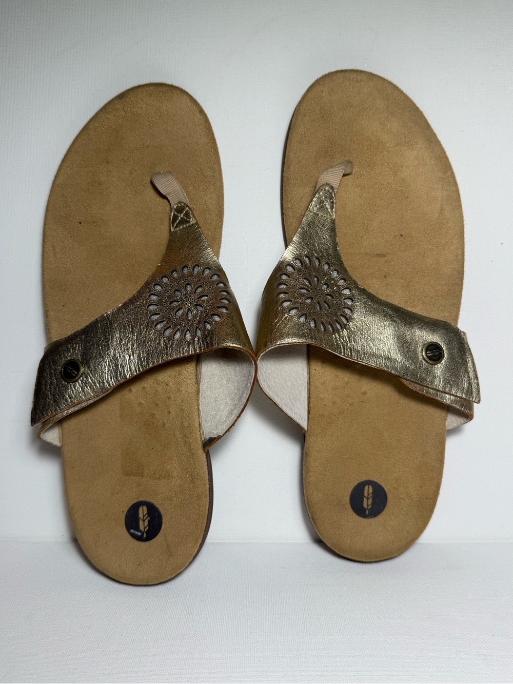 REVITALIGN Sandals Womens 12 Brushed Gold Leather Flip Flop Thong Flat NWOT